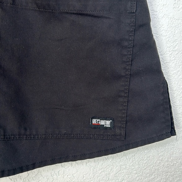 Greys Anatomy Black Scrub by Barco Size Small 2 pockets plus a pen pocket vneck - Picture 12 of 16